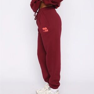White Fox Capsule 9 Burgundy Cuffed Sweatpants in size XL